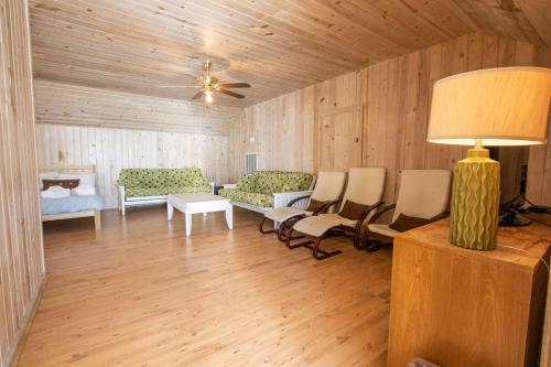705 Silverside - Eight Bedroom House - image 43