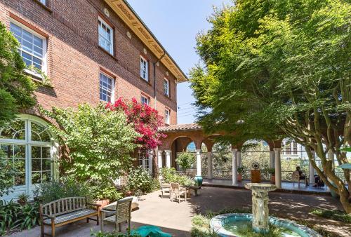 View, SF Zen Center Guestrooms in Haight Ashbury