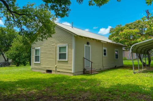 Forestburg 2BR Retreat Near Wineries in Muenster (TX)