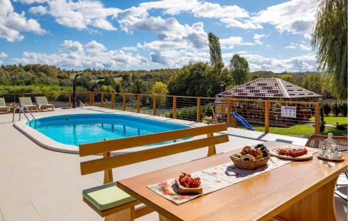 Amazing Home In Petrinja With Wi-Fi · Sunja