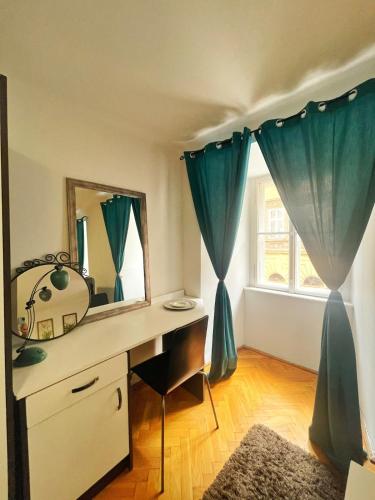 Central Stay in the Heart of Budapest - image 2