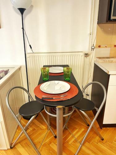 One-Bedroom Apartment image 4