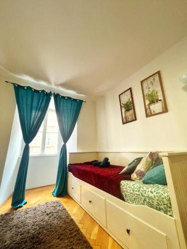 One-Bedroom Apartment image 1
