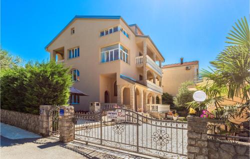 1 Bedroom Amazing Apartment In Malinska