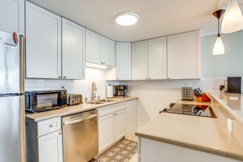 Beachfront Penthouse w/ 3 Lanais on O’ahu! in Punaluu (HI)
