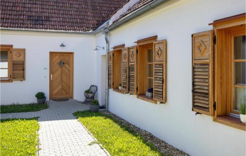 One-Bedroom Apartment in Limberg - image 13