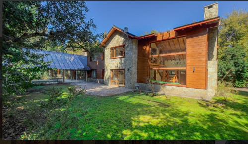 Casona en Barrio Privado Villa la Angostura