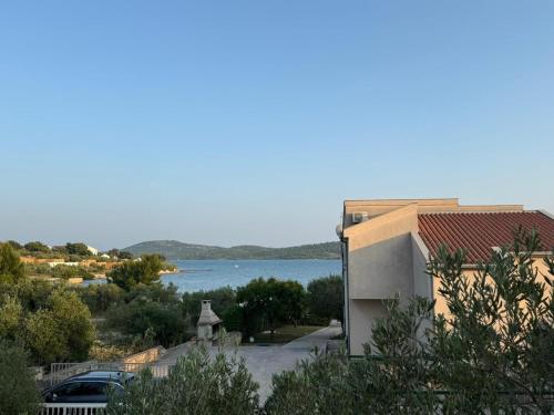 Apartments by the sea Pirovac Sibenik - 15403 - image 11