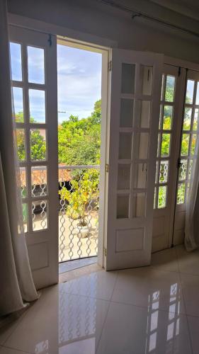 Casa Clorophila, suíte master completa com banheira, para 3 hóspedes (Casa Clorophila, suite master completa com banheira, para 3 hospedes) in Barra Do Jucu