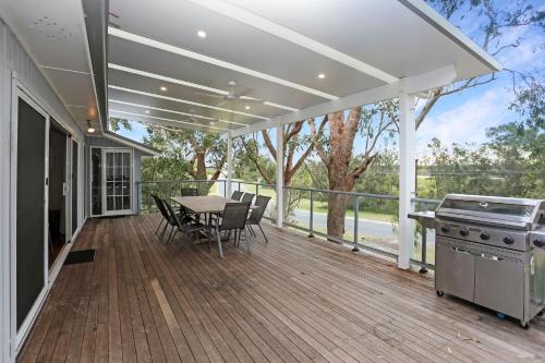 River Views Pet Friendly in Hawks Nest