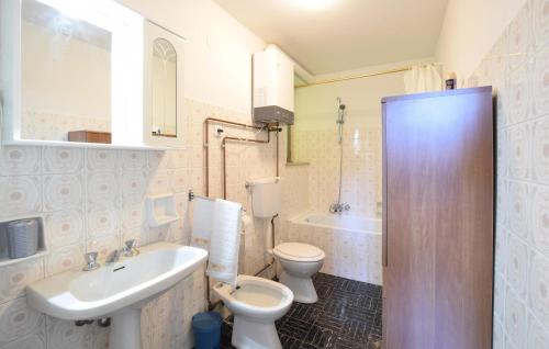 Vannas istaba, Beautiful Home In Sovramonte With Wifi in Sovramonte