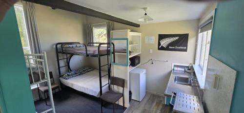 1 double bed, 2 bunk beds