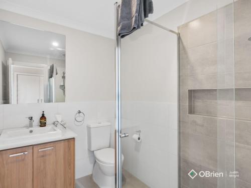 Five-Bedroom House image 10