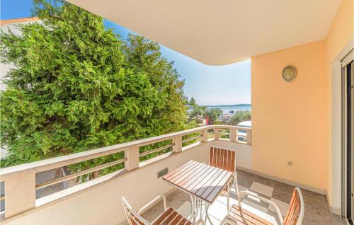 Amazing Apartment In Okrug Gornji
