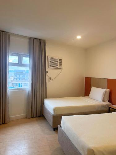 2 twin beds