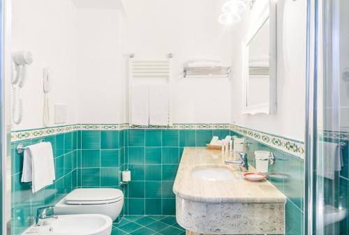 Standard Double or Twin Room with Garden View image 10