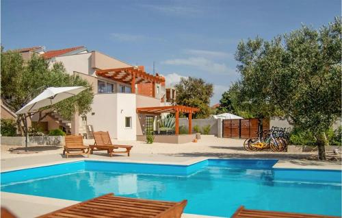 1 Bedroom Stunning Apartment In Bibinje