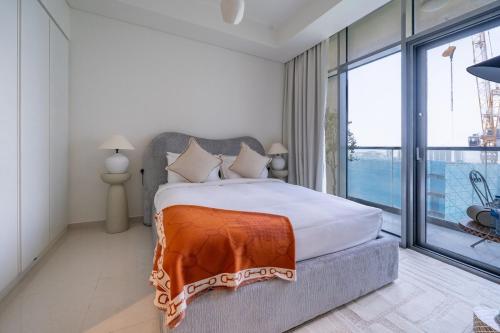 Homes Beyond l Studio Chic City Escape Aykon City Tower C, Дубай (фото 4)