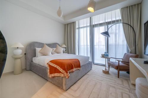 Homes Beyond l Studio Chic City Escape Aykon City Tower C, Dubai