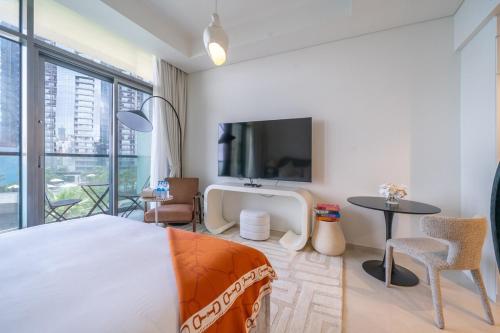 Homes Beyond l Studio Chic City Escape Aykon City Tower C, Дубай (фото 8)