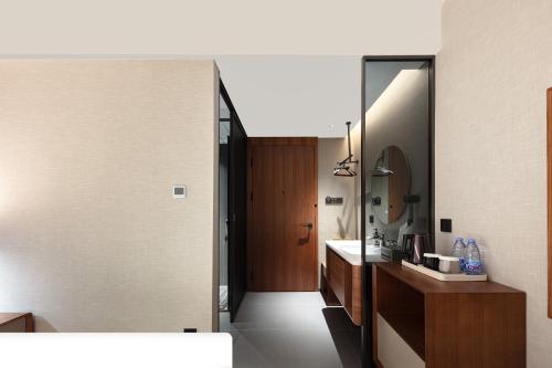 Double Room with Private Bathroom image 4