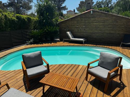Swimming pool, Grand Studio Independant in Vallon de Coste