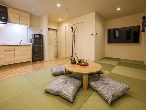 One-Bedroom Apartment image 5