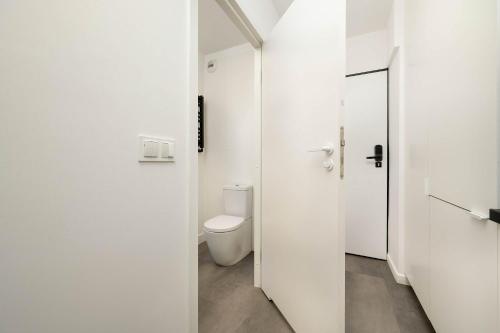 Legnicka Cozy & Modern Studio in Wrocław by Noclegi Renters - image 4