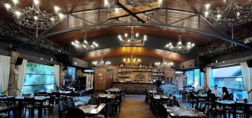 Queen Maria Estate Apartments Winery Restaurant in Demir Kapija