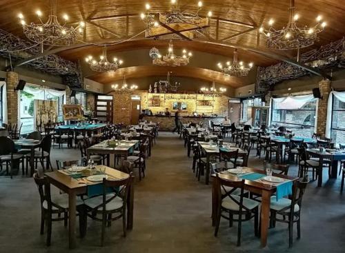 Queen Maria Estate Apartments Winery Restaurant in Demir Kapija