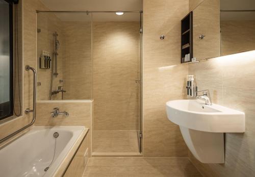 Superior Double Room image 5
