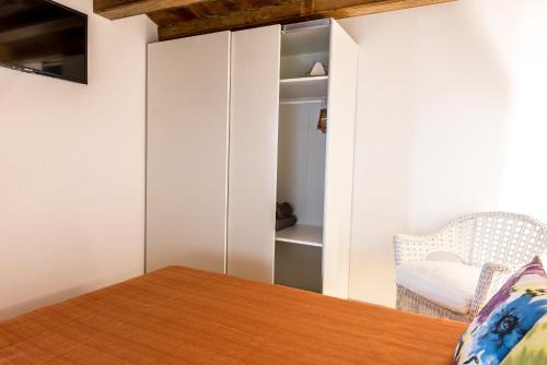 CITY CENTER TWO BEDROOMS APARTMENT, IN A 1870's FULL RENEWED BUILDING, Barcelona (fotografie 4)