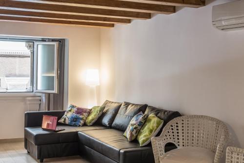 CITY CENTER TWO BEDROOMS APARTMENT, IN A 1870's FULL RENEWED BUILDING, Barcelona (fotografie 6)