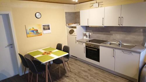 virtuve, Ferienhaus Gönen (Ferienhaus Gonen) in Bleialf