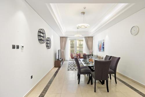 Neat and Cozy 2BR plus Kids Room - 7min to Dubai Mall, Dubai (photo 3)