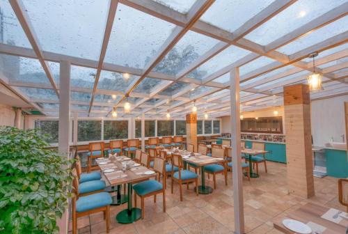 Restaurant, Excel Hotels & Resorts Mall Road Nainital in Nainital