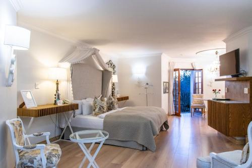 Superior Double Room image 10