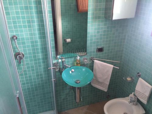 Bathroom, TRULLO del CAVALIERE delle GRAVINE in Castellaneta