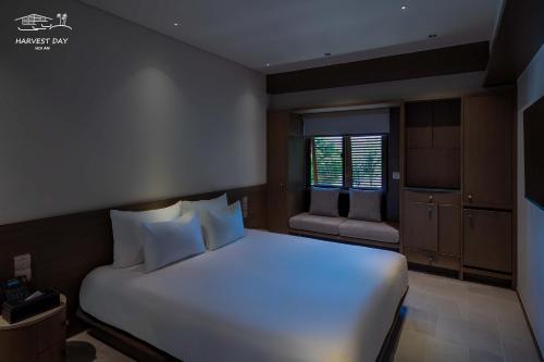 King Room with Garden View room in Harvest Day Hoi An