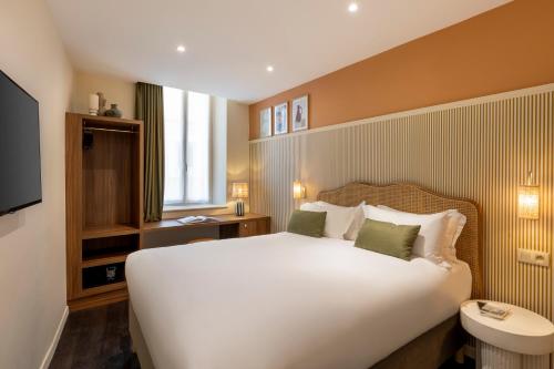 Classic Queen Room