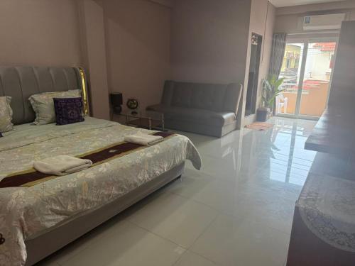 Hug me guesthouse, Pattaya Central