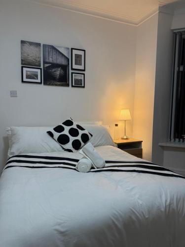Britlodge Ruskin Ave Home, Mánchester
