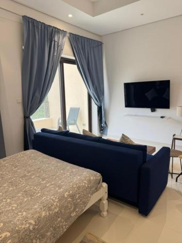 One-Bedroom Apartment image 7