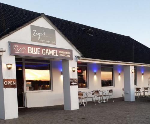 ห้องอาหาร, ฮอว์คเฮาส์ (Hawk House) in เวสท์ คาเมล