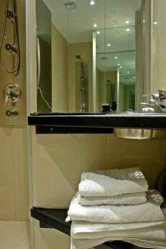 Semeli Hotel - image 2