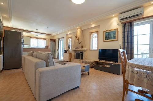 Poolside Paradise Dilesi by ΜΡS in Plaka Dilesi