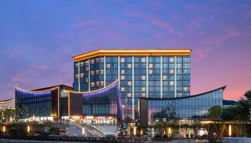 . Jinhua Pan'an Baolong Yijun Hotel