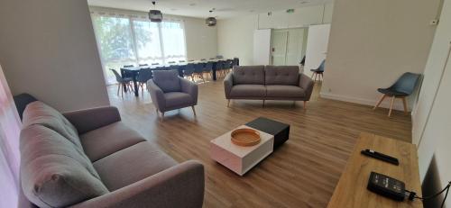 Iekārtas, Gite bourguignon pour 29 personnes in Cheny