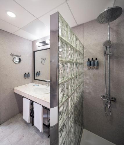 Double Room image 1