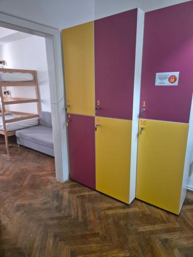 1 bunk bed